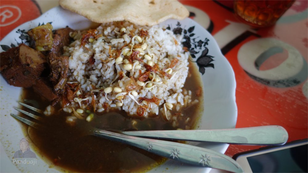 Kuliner Legendaris di Surabaya - Rawo Kalkulator